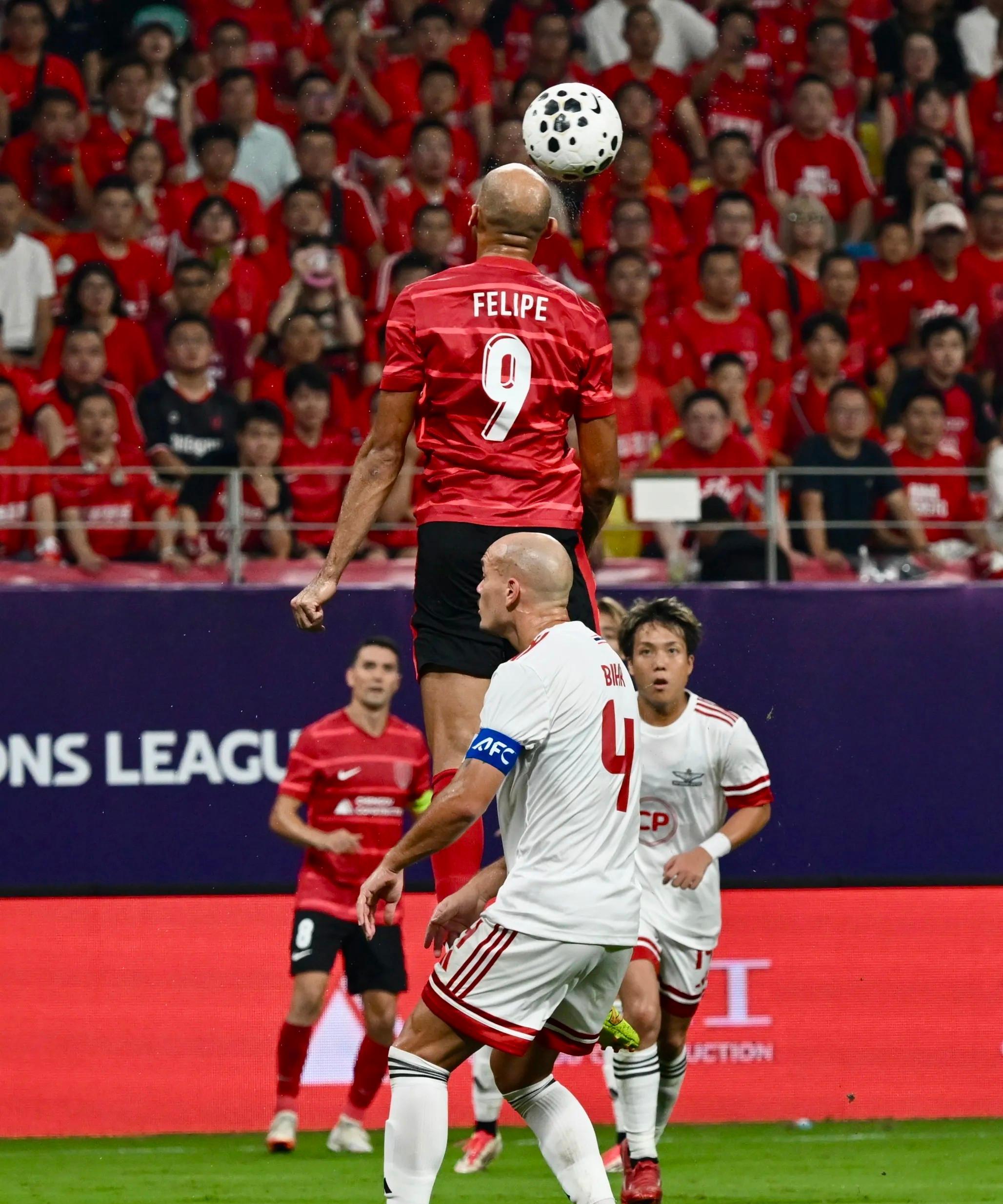 成都蓉城发布备战花絮,集结日门线救险,英超任务艰巨,训练强度明显提升(中超成都蓉城最新动态) 成都蓉城发布备战花絮,集结日门线救险,英超任务艰巨,训练强度明显提升(中超成都蓉城最新动态)